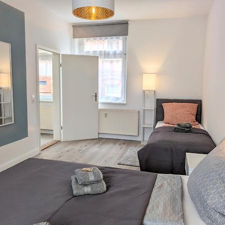 Casa Apartment Modern Vintage Flexibilitaet Pur- Perfektes Apartment Fuer Familien Und Geschaeftsreisende 5 Schlafplaetze, Vollausstattung, Amazon Prime & Parkplatz Inklusive Magdeburgo Esterno foto